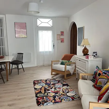 Peaceful Haven In The Charente Szálloda 3*